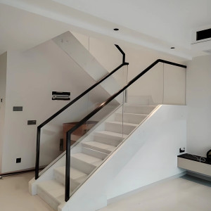 Glass staircase railing installation in Muscat and Sohar Oman 2 - تركيب درابزين درج زجاجي… – glass railing and balustrade installation – Al…