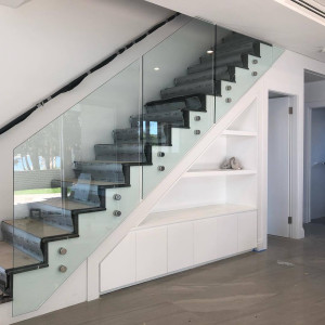 Glass staircase railing installation in Muscat and Sohar Oman 8 - تركيب درابزين درج زجاجي… – glass railing and balustrade installation – Al…