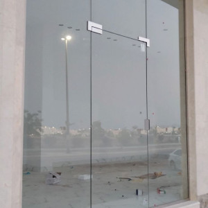 Al Noor offers top-quality office glass partitions, shopfronts, and frameless entrance do… – commercial glass systems installation – Al Noo…