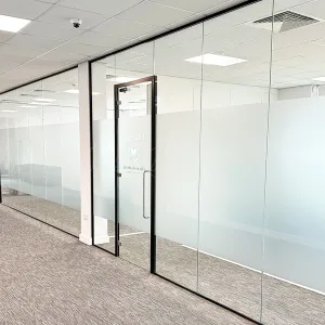Al Noor offers top-quality office glass partitions, shopfronts, and frameless entrance do… – commercial glass systems installation – Al Noo…